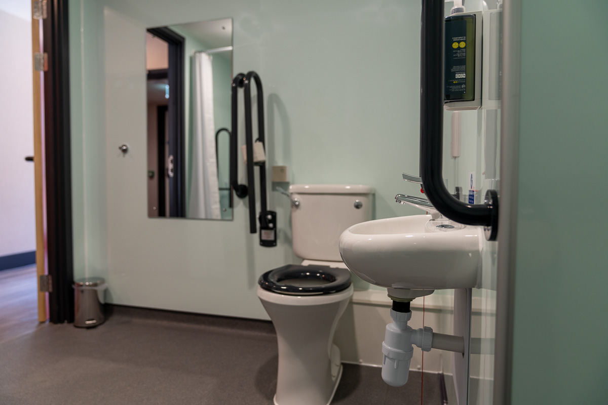 easyHotel Cardiff City Centre | Book Direct £⬇️ | easyHotel
