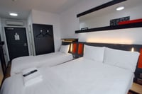 Family Triple Room with window