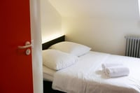 Kleines Zimmer mit Fenster 