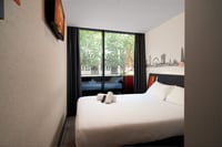 Chambre double avec fenêtre