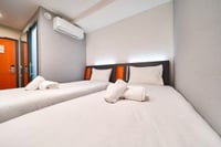 Zweibettzimmer ohne Fenster